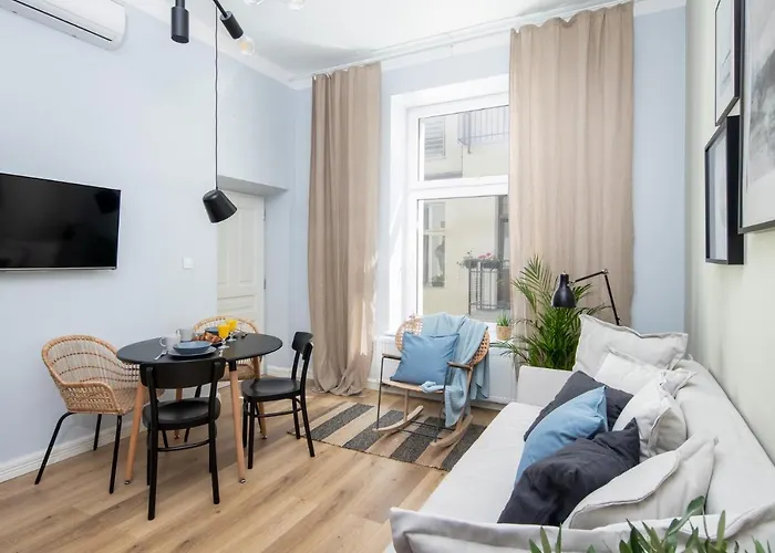 Barbacan Suites - Old Town Apartments - By Upstairs